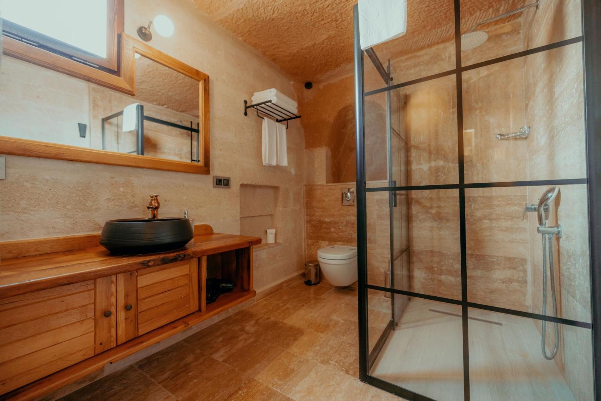 Misty Cave Hotel أوروغوبْ المظهر الخارجي الصورة